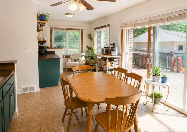 Photo 3 of Sale Pending at 2100 Pompey St, Waterford, MI 48327 | MLS# 50220090 | Listing updated on 2026-10-30