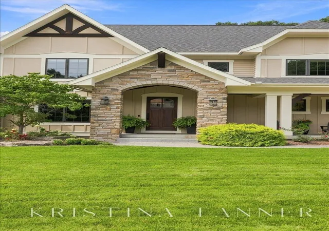Photo 3 of Mansion for sale at 5782 Manchester Hills Dr, Grand Rapids, MI 49546 | MLS# 70554464 | Listing updated on 2026-09-11
