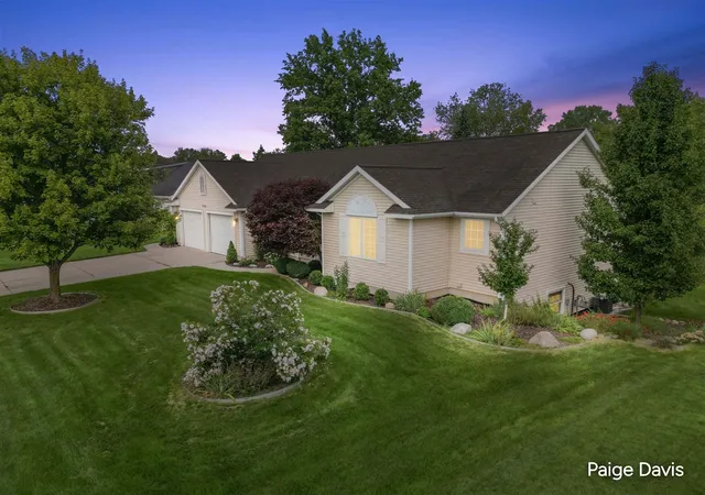 Photo 2 of Single family home for sale at 4596 Cider Wood Dr, Grand Rapids, MI 49534 | MLS# 70557372 | Listing updated on 2026-09-17