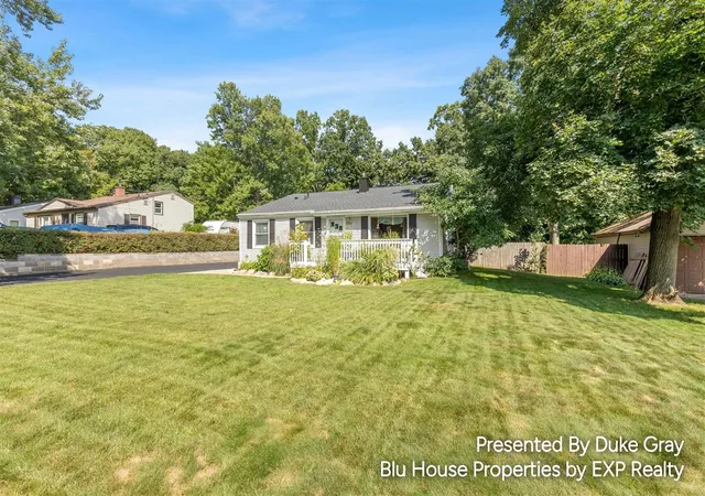 Photo 2 of Sale Pending at 5228 Larkin Ave, Comstock Park, MI 49321 | MLS# 70556187 | Listing updated on 2026-09-09