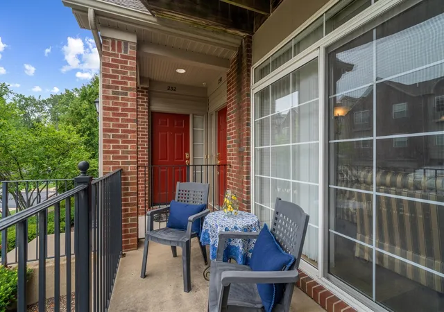 Photo 1 of Condo for sale at 228 W Oakbrook Dr, Ann Arbor, MI 48103 | MLS# 70547394 | Listing updated on 2026-09-04