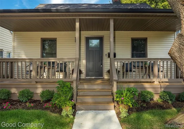 Photo 3 of Single family home for sale at 223 N Alexander Ave, Royal Oak, MI 48067 1979 | MLS# 61013200 | Listing updated on 2026-10-21