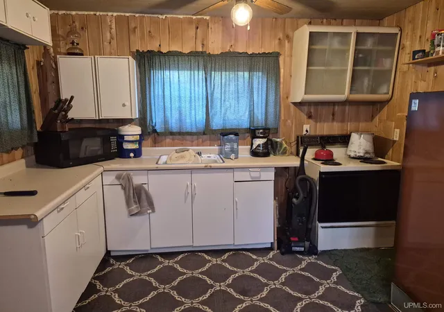 Photo 3 of Sale Pending at 1746 Sz Rd, Cornell, MI 49818 | MLS# 50220818 | Listing updated on 2026-10-16