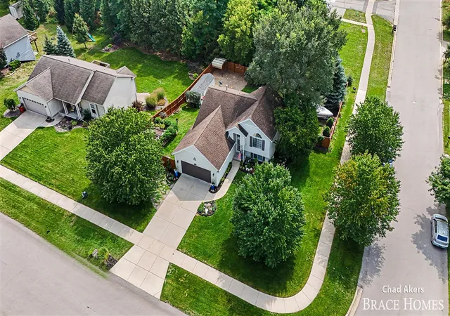 Photo 3 of Sale Pending at 6876 Northway Dr, Rockford, MI 49341 | MLS# 70556484 | Listing updated on 2026-09-04