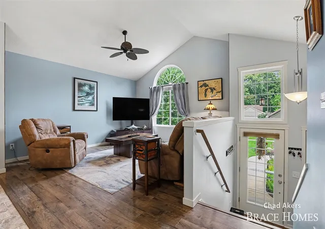 Photo 3 of Sale Pending at 6876 Northway Dr, Rockford, MI 49341 | MLS# 70556484 | Listing updated on 2026-09-04