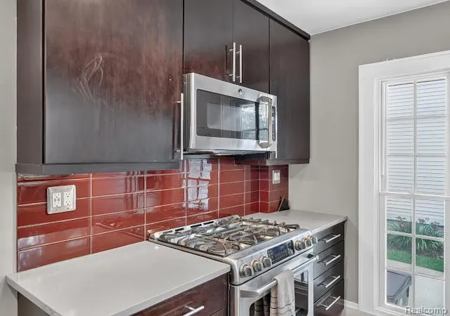 Photo 3 of Single family home for sale at 200 W Hoover Ave, Ann Arbor, MI 48103 5433 | MLS# 61012572 | Listing updated on 2026-09-15