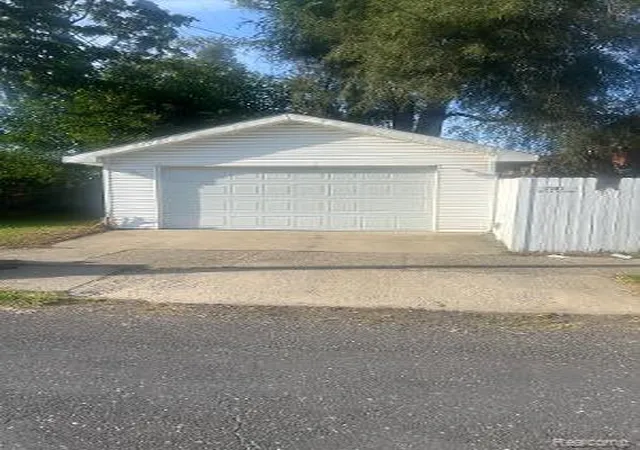 Photo 2 of Single family home for sale at 17303 N Monica St, Detroit, MI 48221 | MLS# 61030564 | Listing updated on 2026-09-18