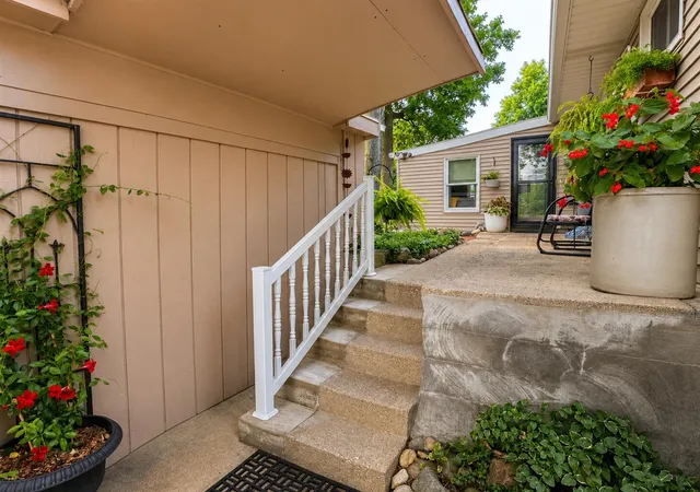 Photo 3 of Sale Pending at 3221 Virginia Ave, Kalamazoo, MI 49004 | MLS# 70555208 | Listing updated on 2026-09-10