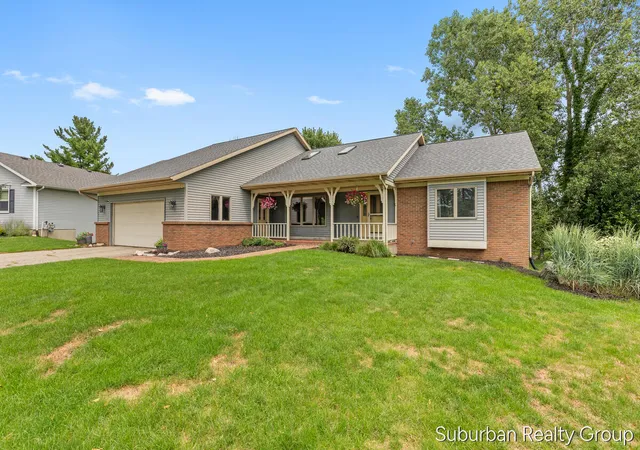 Photo 2 of Sale Pending at 2543 Glencairin Dr, Grand Rapids, MI 49504 | MLS# 70551503 | Listing updated on 2026-09-23