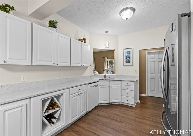 Photo 3 of Sale Pending at 5892 Powderhorn Ct, Grandville, MI 49418 | MLS# 70540835 | Listing updated on 2026-09-10