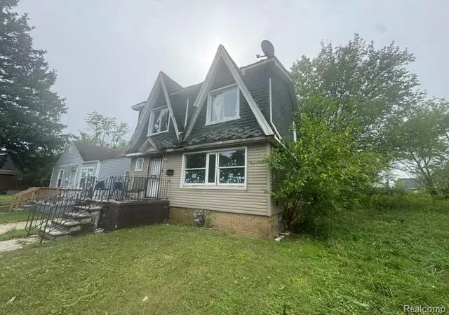Photo 2 of Single family home for sale at 18679 Hickory St, Detroit, MI 48205 | MLS# 61029872 | Listing updated on 2026-09-14