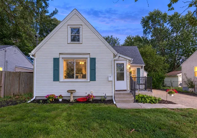 Photo 1 of Sale Pending at 2920 Charlesgate Ave, Wyoming, MI 49509 | MLS# 70557959 | Listing updated on 2026-09-18
