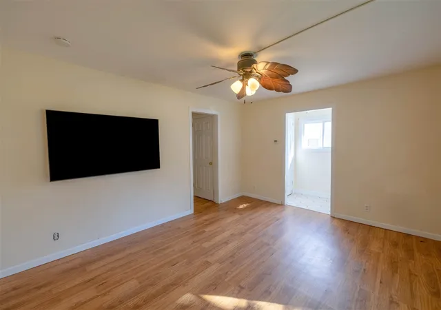 Photo 4 of Sale Pending at 2920 Charlesgate Ave, Wyoming, MI 49509 | MLS# 70557959 | Listing updated on 2026-09-18