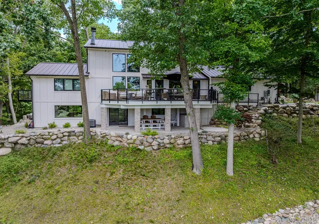 Photo 3 of Single family home for sale at 7373 Thornapple Dales Dr, Alto, MI 49302 | MLS# 70555135 | Listing updated on 2026-09-17