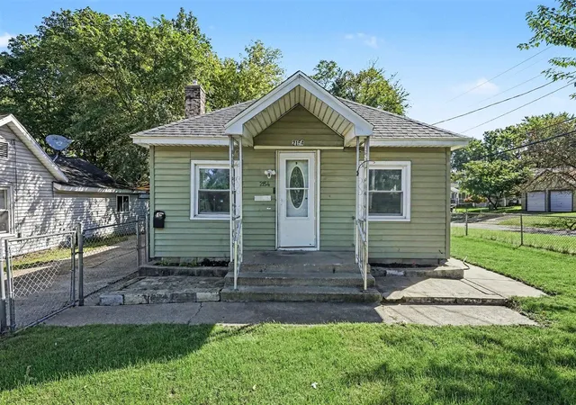 Photo 4 of Single family home for sale at 2154 Mckee Ave, Grand Rapids, MI 49503 | MLS# 70560983 | Listing updated on 2026-10-22