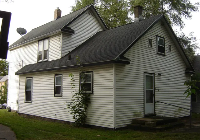 Photo 2 of Sale Pending at 521 523 Highland St, Grand Rapids, MI 49507 | MLS# 70557288 | Listing updated on 2026-09-11