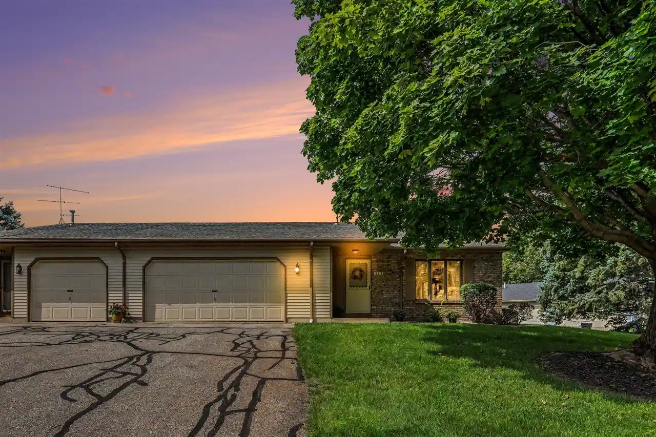 Listing Photo 1 - Condo for sale in 6661 Leisure Creek Dr located at 6661 Leisure Creek Dr, Caledonia, MI 49316 - Unit 6661 Leisure Crk Dr