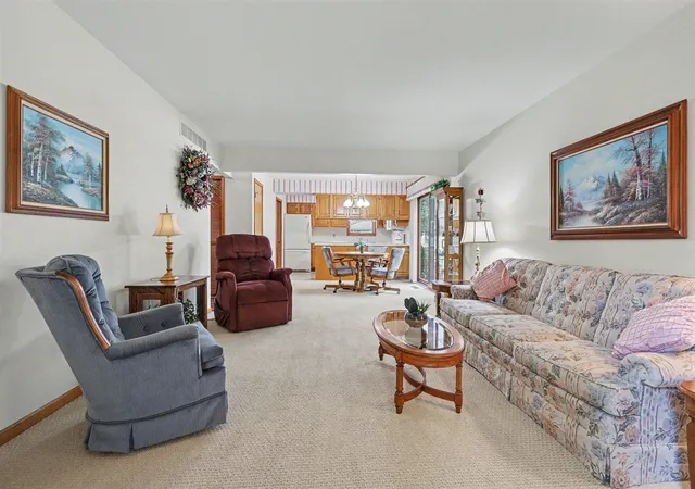 Listing Photo 5 - Condo for sale in building located at 6661 Leisure Creek Dr, Caledonia, MI 49316