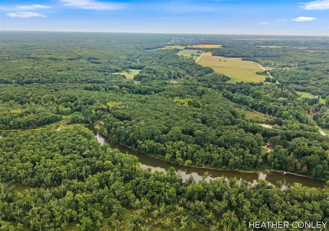 Photo 3 of Sale Pending at 3125 Riverbend Trl, Fennville, MI 49408 | MLS# 70562362 | Listing updated on 2026-10-09