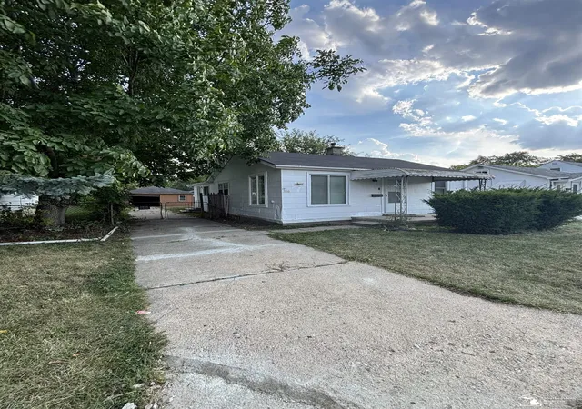 Photo 2 of Single family home for sale at 7616 Meadow St, Warren, MI 48091 | MLS# 50219437 | Listing updated on 2026-09-18