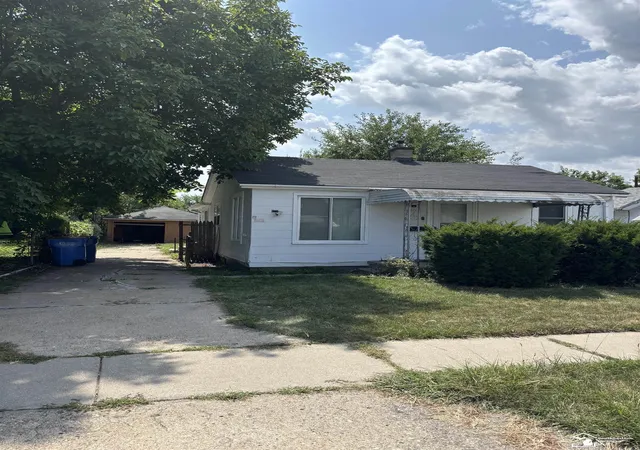 Photo 3 of Single family home for sale at 7616 Meadow St, Warren, MI 48091 | MLS# 50219437 | Listing updated on 2026-09-18