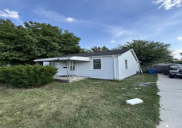 Photo 3 of Single family home for sale at 7616 Meadow St, Warren, MI 48091 | MLS# 50219437 | Listing updated on 2026-09-18