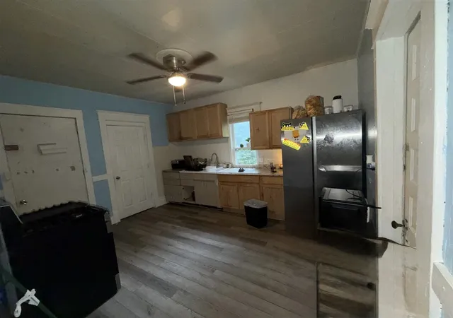 Photo 4 of Single family home for sale at 1059 Sherman St, Grand Rapids, MI 49506 | MLS# 70526640 | Listing updated on 2026-10-20