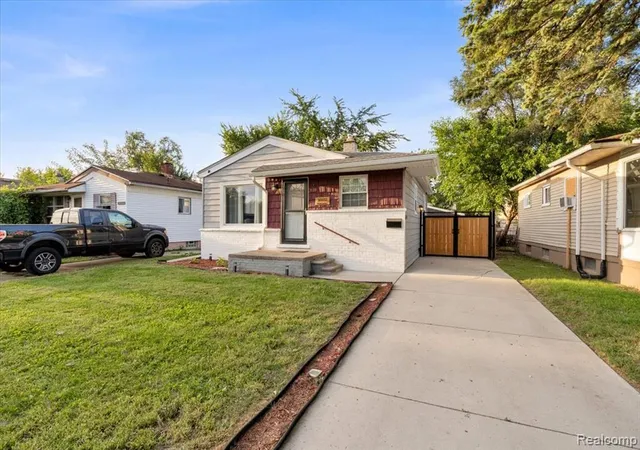 Photo 3 of Single family home for sale at 26912 Colgate St, Inkster, MI 48141 3108 | MLS# 61024150 | Listing updated on 2026-09-18