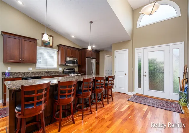 Listing Photo 5 - Condo for sale in building located at 2532 Highridge Hls Ln, Grand Rapids, MI 49546