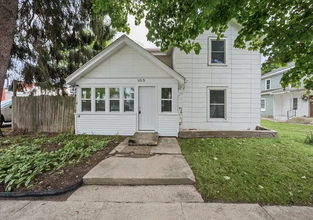 Photo 1 of Single family home for sale at 105 S Shiawassee St, Bancroft, MI 48414 | MLS# 50222816 | Listing updated on 2026-09-24