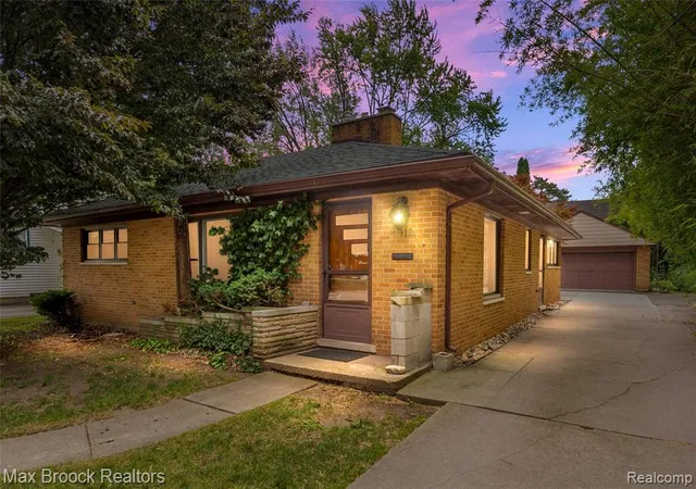 Photo 1 of Sale Pending at 118 Midland Blvd, Royal Oak, MI 48073 | MLS# 61031236 | Listing updated on 2026-10-29