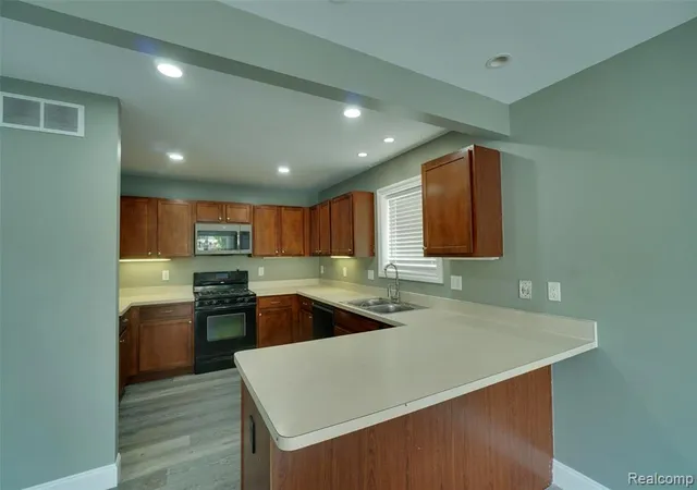 Photo 2 of Single family home for sale at 61 Narrin St, Ortonville, MI 48462 | MLS# 61030237 | Listing updated on 2026-10-12