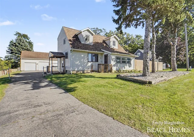 Photo 1 of Single family home for sale at 9422 Sparta Ave, Sparta, MI 49345 | MLS# 70561476 | Listing updated on 2026-09-29