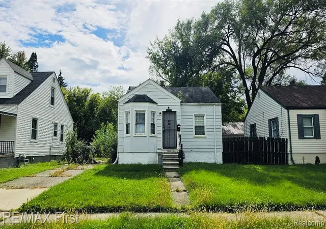 Photo 1 of Single family home for sale at 18914 Elkhart St, Harper Woods, MI 48225 | MLS# 61034828 | Listing updated on 2026-10-01