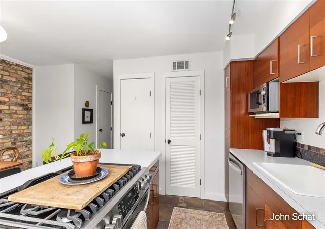 Listing Photo 5 - Condo for sale in building located at 2471 Abbington Dr, Grand Rapids, MI 49506