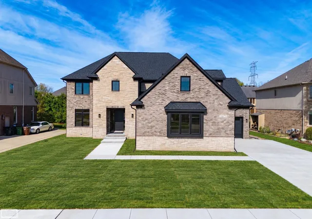 Photo 1 of Single family home for sale at 54679 White Pine Ln, Shelby Twp, MI 48315 | MLS# 50221609 | Listing updated on 2026-10-12