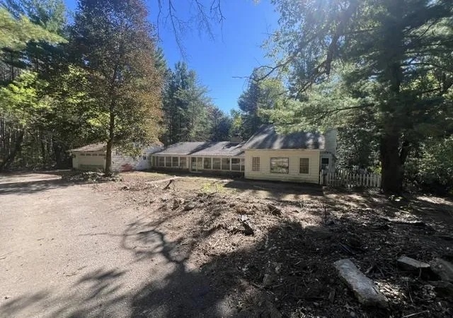 Photo 1 of Single family home for sale at 881 Old County Farm St, Harrison, MI 48625 | MLS# 50223109 | Listing updated on 2026-10-09