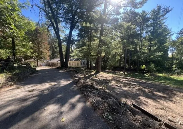 Photo 2 of Single family home for sale at 881 Old County Farm St, Harrison, MI 48625 | MLS# 50223109 | Listing updated on 2026-10-09