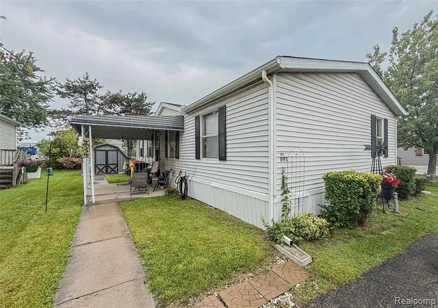 Photo 1 of Manufactured home for sale at 5192 W Annapolis Cir, Canton, MI 48188 | MLS# 61029003 | Listing updated on 2026-10-28