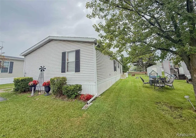 Photo 1 of Manufactured home for sale at 5192 W Annapolis Cir, Canton, MI 48188 | MLS# 61029003 | Listing updated on 2026-10-28