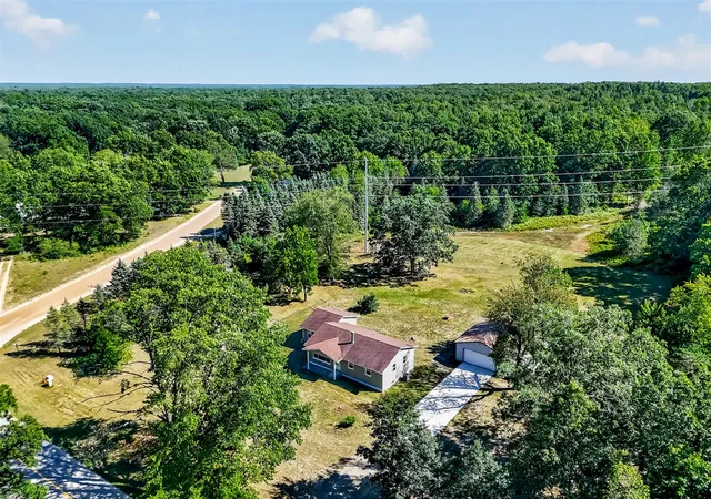Photo 2 of Sale Pending at 2465 E Arthur Rd, Rothbury, MI 49452 | MLS# 70554564 | Listing updated on 2026-09-15