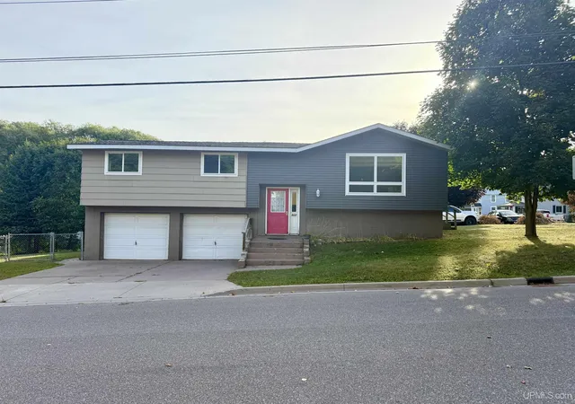 Photo 1 of Single family home for sale at 907 Altamont St, Marquette, MI 49855 | MLS# 50223670 | Listing updated on 2026-10-15