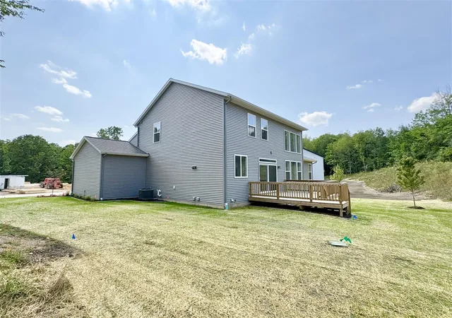 Photo 3 of Single family home for sale at 5871 Valley Point Dr, Caledonia, MI 49316 | MLS# 70504148 | Listing updated on 2026-09-09