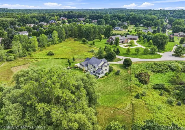 Photo 3 of Single family home for sale at 8275 Stonebrook Ln, Clarkston, MI 48348 | MLS# 61025225 | Listing updated on 2026-09-12