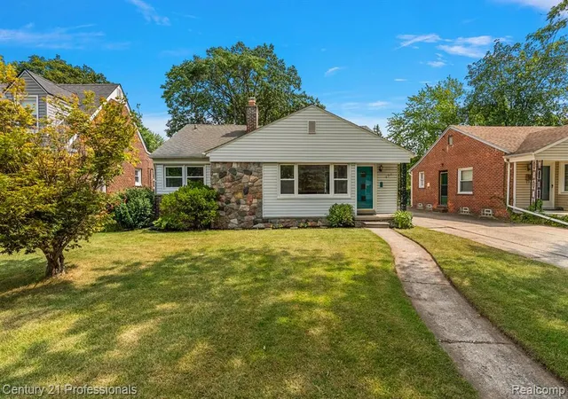 Photo 1 of Single family home for sale at 607 Lawson St, Royal Oak, MI 48067 | MLS# 61025496 | Listing updated on 2026-10-17