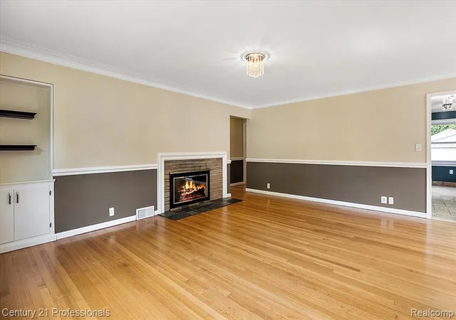 Photo 3 of Single family home for sale at 607 Lawson St, Royal Oak, MI 48067 | MLS# 61025496 | Listing updated on 2026-10-17
