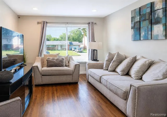 Photo 4 of Single family home for sale at 11955 Sorrento Blvd, Sterling Heights, MI 48312 1359 | MLS# 61025164 | Listing updated on 2026-09-16