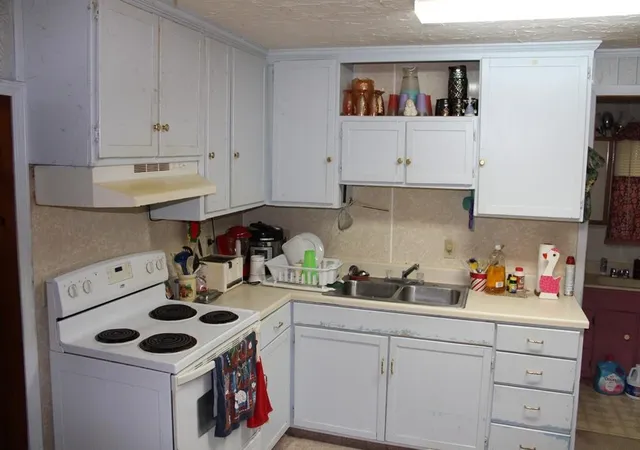 Photo 3 of Single family home for sale at 5042 Southwood Dr, Harrison, MI 48625 | MLS# 50221534 | Listing updated on 2026-09-18