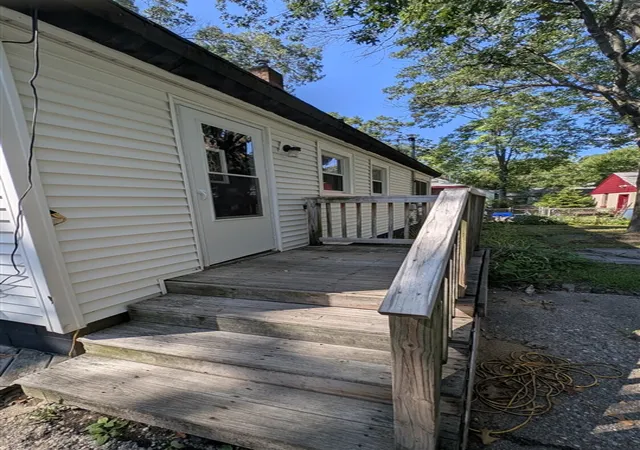 Photo 3 of Sale Pending at 1932 Elwood St, Muskegon, MI 49442 | MLS# 70555309 | Listing updated on 2026-09-04