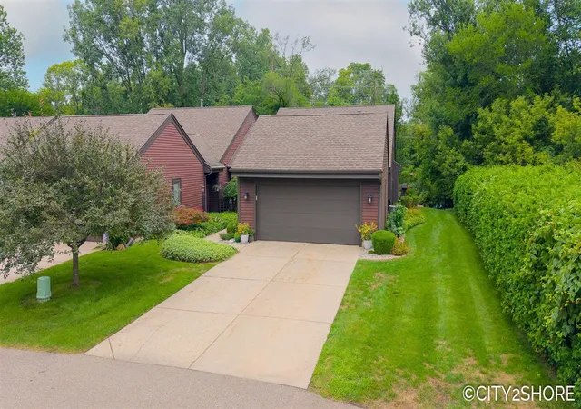 Photo 2 of Sale Pending at 4177 Indian Spring Dr, Grandville, MI 49418 | MLS# 70552529 | Listing updated on 2026-09-04